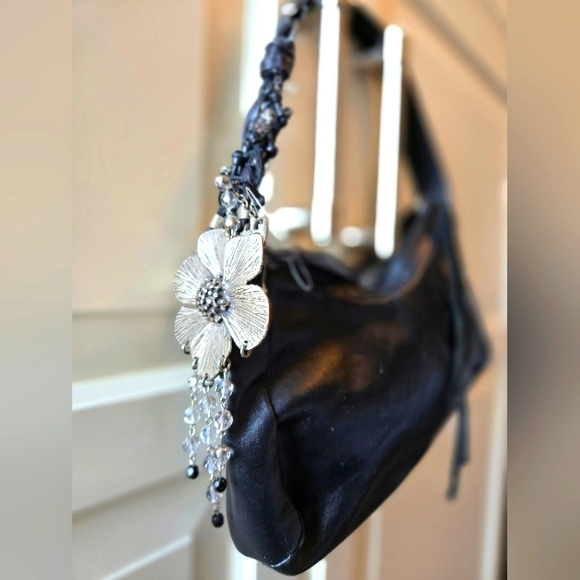 Black  leather hand bag with floral detail - Picture 11 of 14